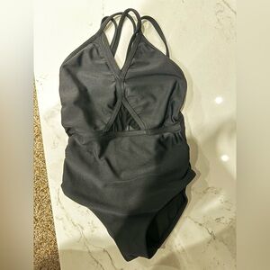 Five the label black Leo YL